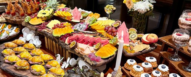 Buffet Catering vs. Plated Meals: Which Is Right for Your Event in Dubai?