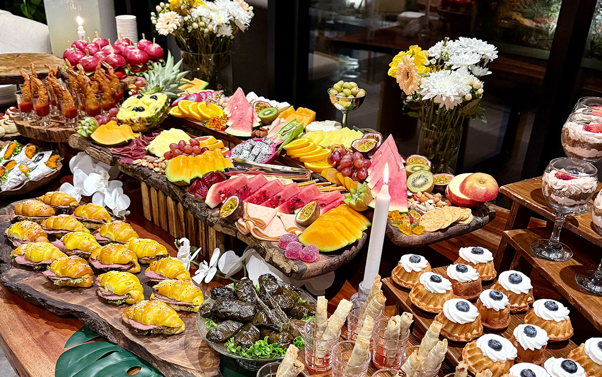 Buffet Catering vs. Plated Meals: Which Is Right for Your Event in Dubai?